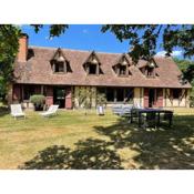 Maison de campagne en Sologne au milieu de la forêt avec piscine - proche de Paris