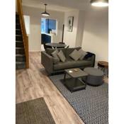 Modern 2 Bed House in Rainham, Kent - Central Location