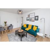 Modern Apartment - Private Parking - Sleeps 6 - 15min to London Bridge, London Eye & Charing Cross