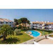 Modern Apartment with Pool & Garden - Close to Marina