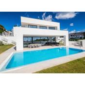 Modern villa walking distance from the beach