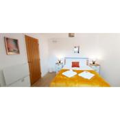 Modern, well located en-suite rooms with parking and all facilities