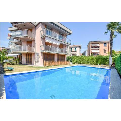 Nice apartment in Bardolino with Outdoor swimming pool and 1 Bedrooms