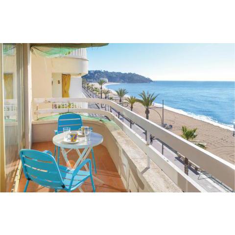 Nice apartment in Lloret de Mar with 3 Bedrooms and WiFi