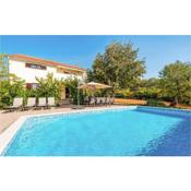Nice home in Nadin with Outdoor swimming pool and 5 Bedrooms