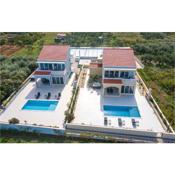 Nice home in Sreser with Jacuzzi, WiFi and Outdoor swimming pool