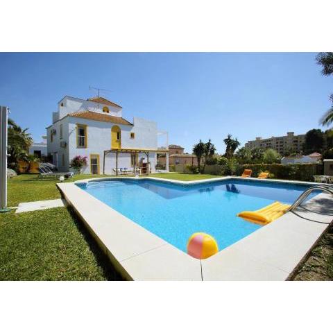 Nice villa in Nueva Andalucia