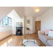 Pass the Keys Victorian Flat A Stones Throw From Hampton Court