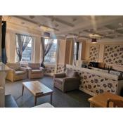 Penthouse Flat with River View, 1C