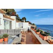 Penthouse on Passeig del Mar de tamariu Large Terrace Free WiFi