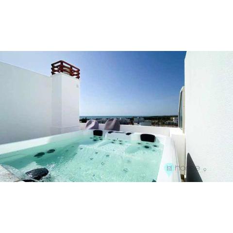 Penthouse Triplex com Jacuzzi T3 HsRentals