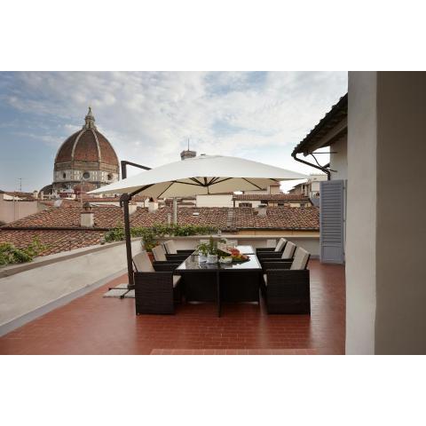 Penthouse with big terrace Duomo view