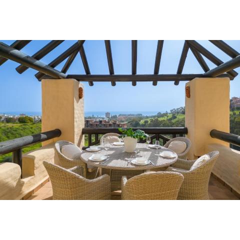 Penthouse with wonderful seaview near Duquesa Golf