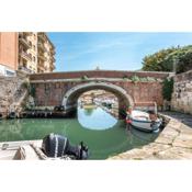 Piccola Venezia Canal View Charming Flat