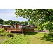 Poppy An Immaculate Lake side Lodge the Perfect Retreat, Sleeps 4