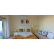 Praia da Rocha, 601 Faia, Lovely Studio, Pool, Air Conditioning and Free WIFI, by IG