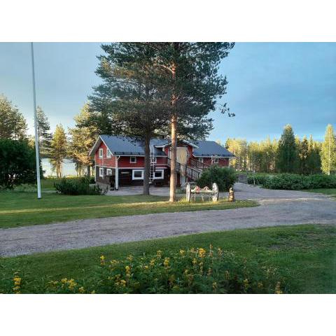 Puolukkamaan Pirtit Cottages