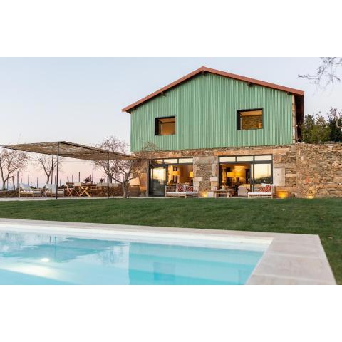 Quinta do Olival Loft Farmhouse in Douro Valley