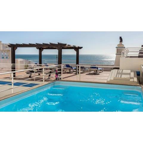 Refurbished beachfront house, Pool, AC, WiFi, Albufeira, sea view