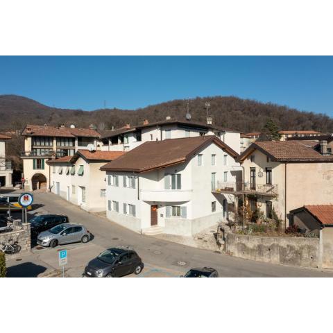 Relais Flora Arzo Appartamento superior di vacanza con posteggio