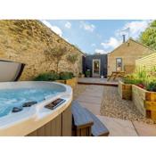 Rinstone Lodge, Thornton-Le-Dale. Moors cottage with hot tub