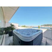 River Town View - Luxury Apartment with Jacuzzi on Terrace