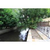 Riverside view flat close to Heathrow/close to Windsor, West Drayton