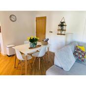 Salt Yard Apartment, Parking and Terrace, Whitstable