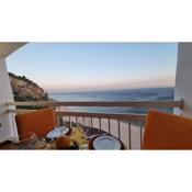 Sesimbra Sun&Sea - Beachfront Apartment!