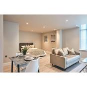 Seven Living Bracknell - Serviced Apartments in City Centre - Free Parking