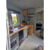 Shepherds Hut - Riverside 6