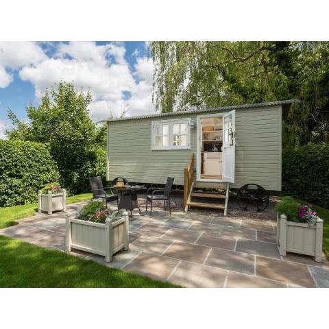 Shepherds Hut - Uk43719