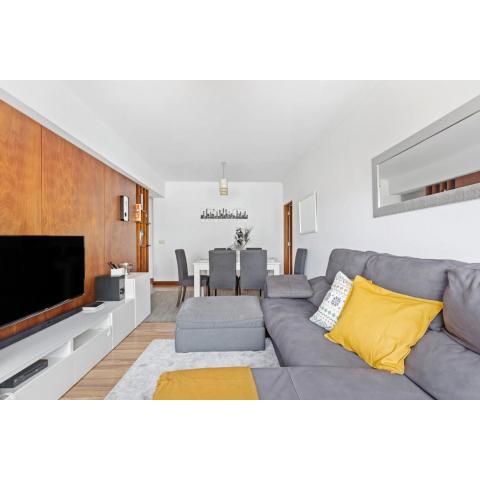 Spacious 3 Bedroom Apartment in Lisbon