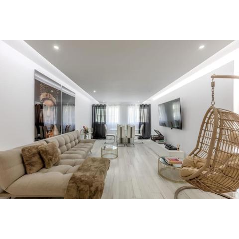 Spacious 3-bedroom condo in Lisbon