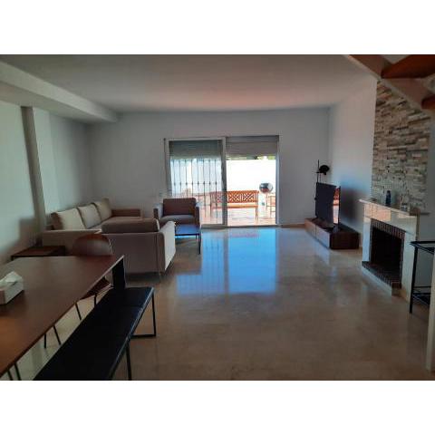 Spacious 5 Bedrooms Marbella Villa