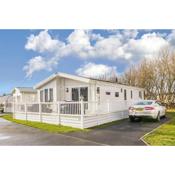 Spacious 8 Berth Luxury Lodge For Hire At Broadland Sands In Suffolk Ref 20033cv