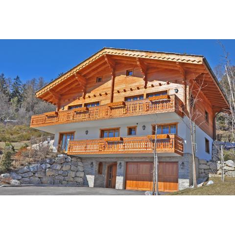 Spacious Chalet with View next to Crans-Montana, Oursons