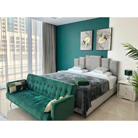 Spacious Studio Near Dubai Mall and Burj Khalifa