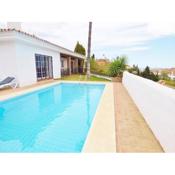 Spacious Sunny Villa with free WiFi & Private Pool.