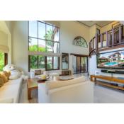 Spacious villa with private garden by CapitalPro