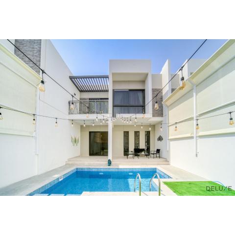 Spectacular 3BR Townhouse with Assistant Room and Private Pool at DAMAC Hills 2 Dubailand by Deluxe Holiday Homes