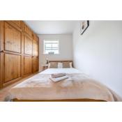 Stansted Airport & Bishops Stortford Town Centre Professional Apartment