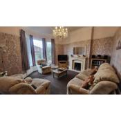 STAY - at Southport Holiday Home - sleeps 6