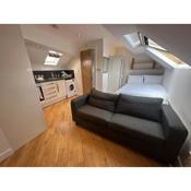 Stunning 1-Bed Studio in Pudsey