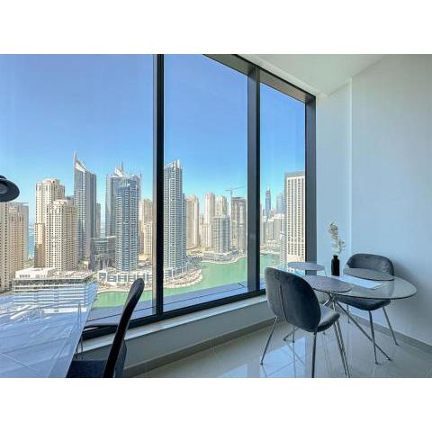 Stunning 1BR Apt with Breathtaking Marina Views