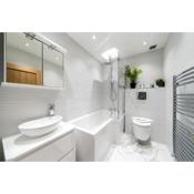 Stunning 2 Bed 2 Bath Luxury London Apartment!