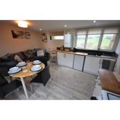 Stunning 2-Bed Cabin in Nantglyn Denbigh