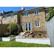 Stylish 3 bed home with allocated parking for 2