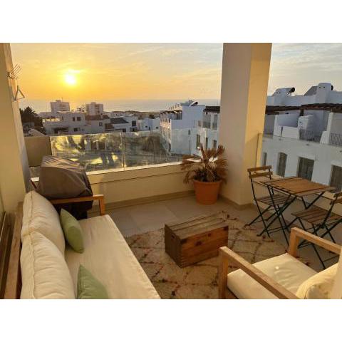 Sunset Ocean View Apartment mit SPA und Parking