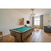 Super Central Billiard and Darts Big Apartment